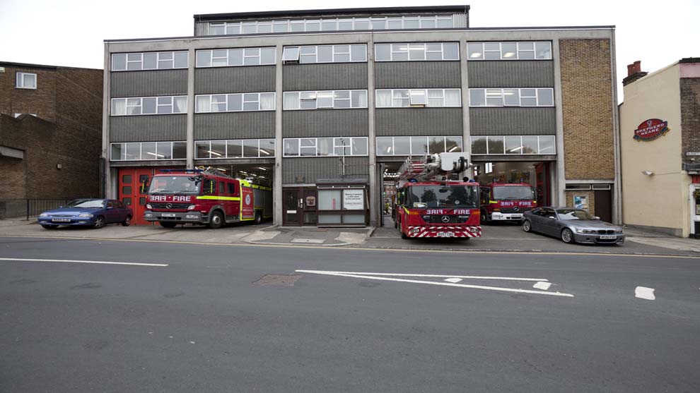 The fire appears to in a tweet, the fire brigade said: London Fire - Greenwich | London Fire Brigade